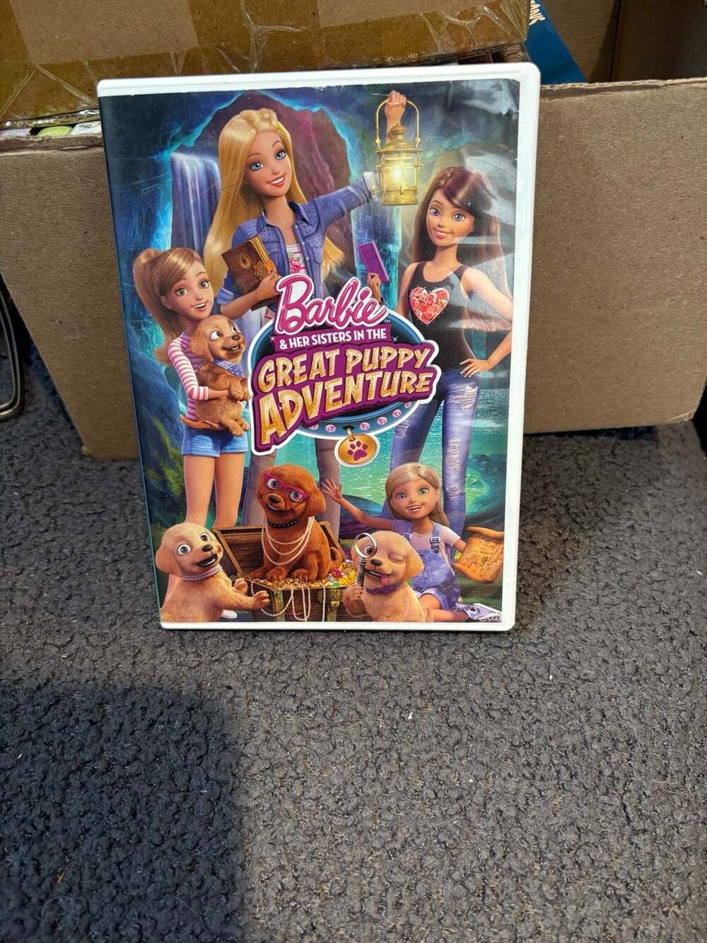 Barbie and Her Sisters in the Great Puppy Adventure